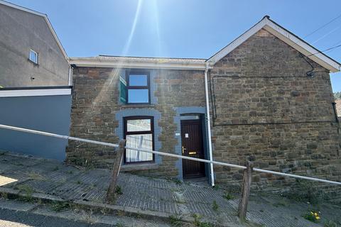 4 bedroom end of terrace house for sale, Pontycymer, Bridgend CF32