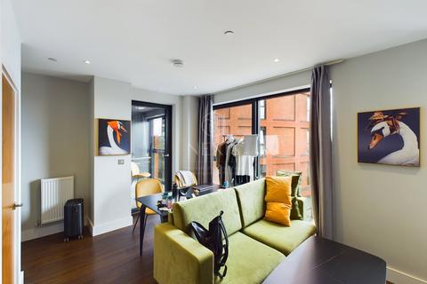1 bedroom apartment to rent, Avalon Point, 1 Silvocea Way, London, E14