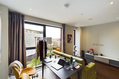 1 bedroom apartment to rent, Avalon Point, 1 Silvocea Way, London, E14