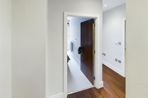 1 bedroom apartment to rent, Avalon Point, 1 Silvocea Way, London, E14