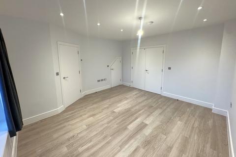 undefined, Azure Grove, Woking GU21