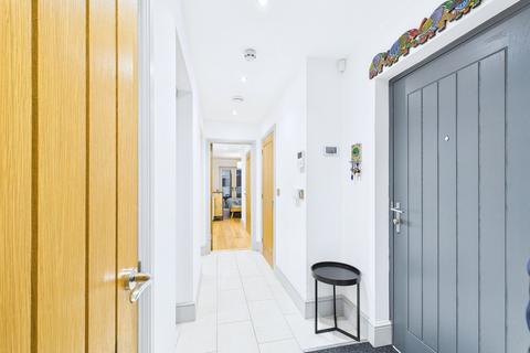 2 bedroom flat to rent, St. Catherines Close, Birmingham, B15