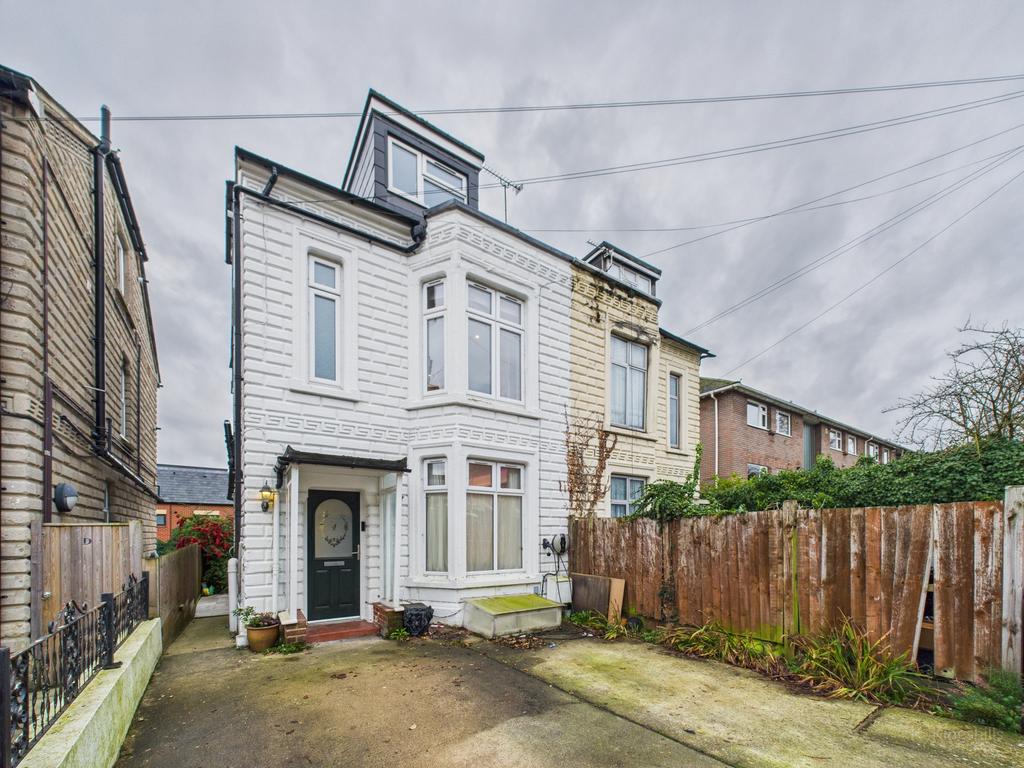 Front - 4 Queens Road