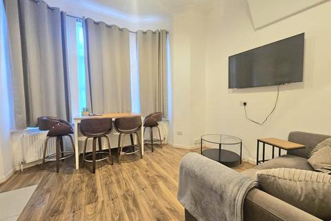 2 bedroom flat to rent, Buckley Road, London