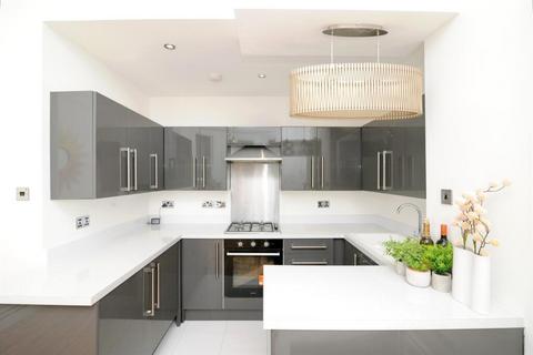 2 bedroom flat to rent, London Road, St. Leonards-on-Sea TN37