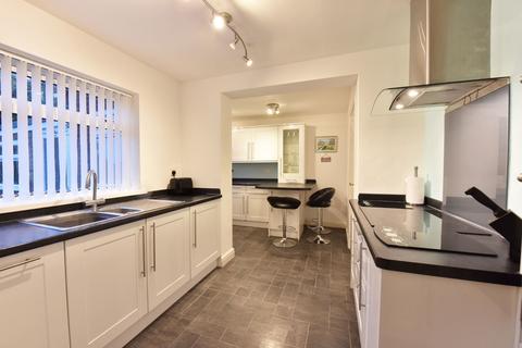 3 bedroom semi-detached house for sale, Woodstock Close, Stourbridge DY8