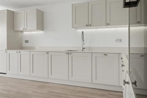 4 bedroom detached house for sale, Bakers Way, Docking