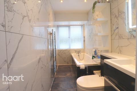 3 bedroom terraced house to rent, Wickhay, BASILDON