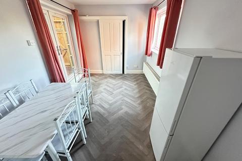 undefined, High Street, Luton, Bedfordshire, LU4 9LF