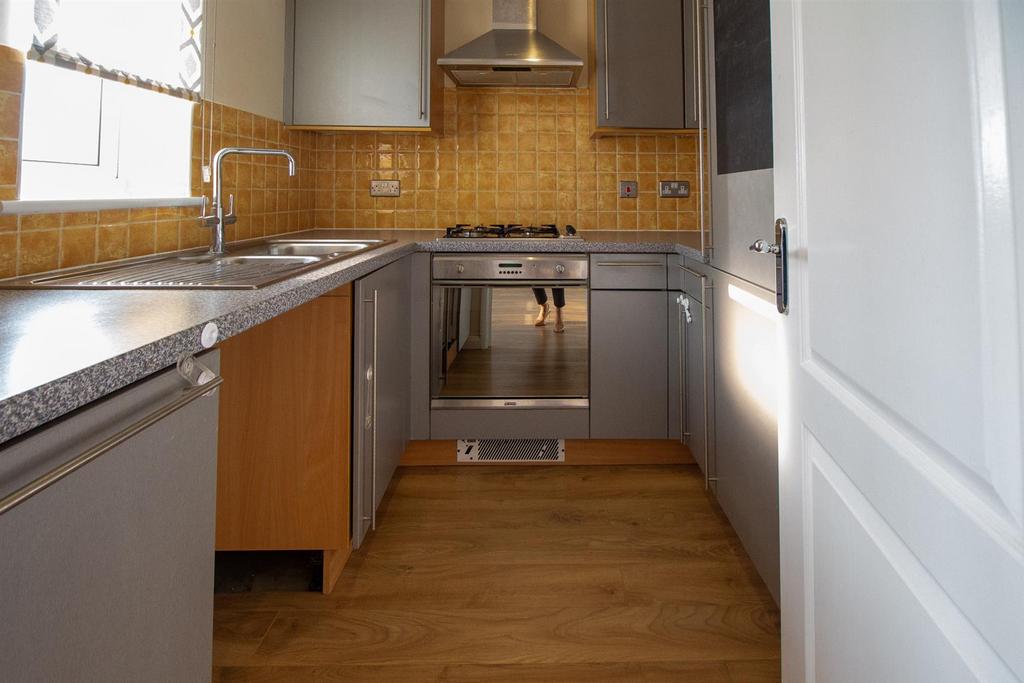 17 Kings Gate - Kitchen.jpg