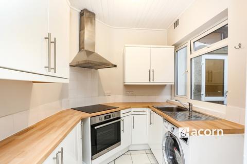 2 bedroom flat to rent, Farley Road London SE6