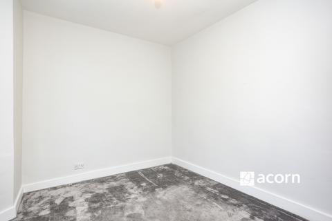 2 bedroom flat to rent, Farley Road London SE6