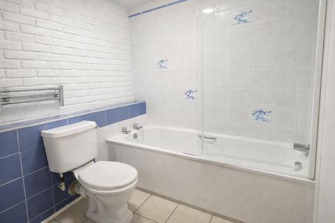 1 bedroom apartment to rent, Langley Walk, Surrey GU22