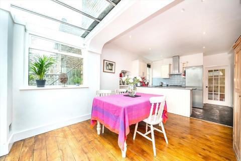 2 bedroom flat for sale, Hartswood Road, London W12