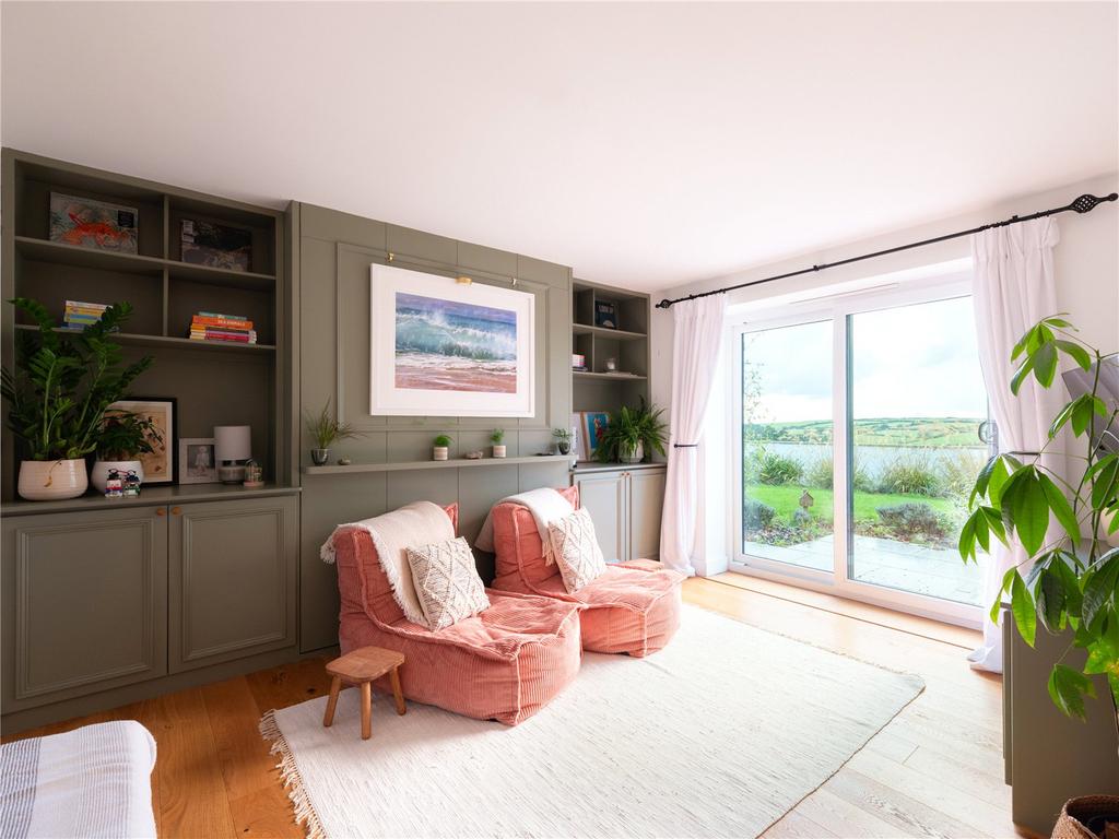 Bedroom / Playroom