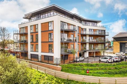 2 bedroom apartment to rent, Sycamore Avenue, Woking GU22