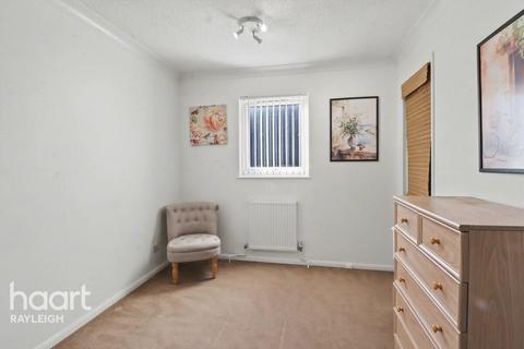 5 bedroom detached house to rent, Brackley Crescent, BASILDON