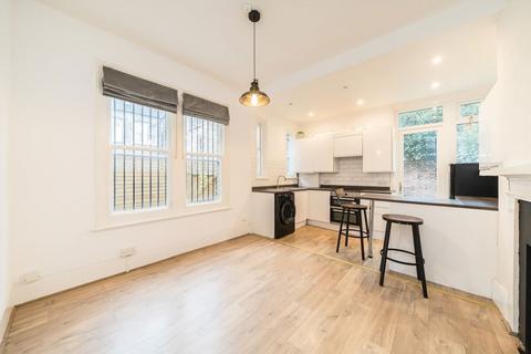 2 bedroom flat to rent, Hailsham Avenue, London SW2
