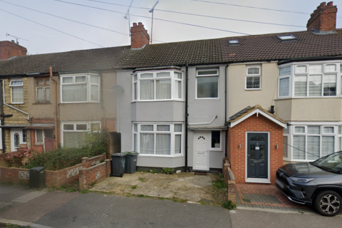 undefined, Carisbrooke Road Luton LU4 8HE