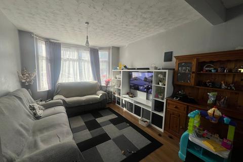 undefined, Carisbrooke Road Luton LU4 8HE