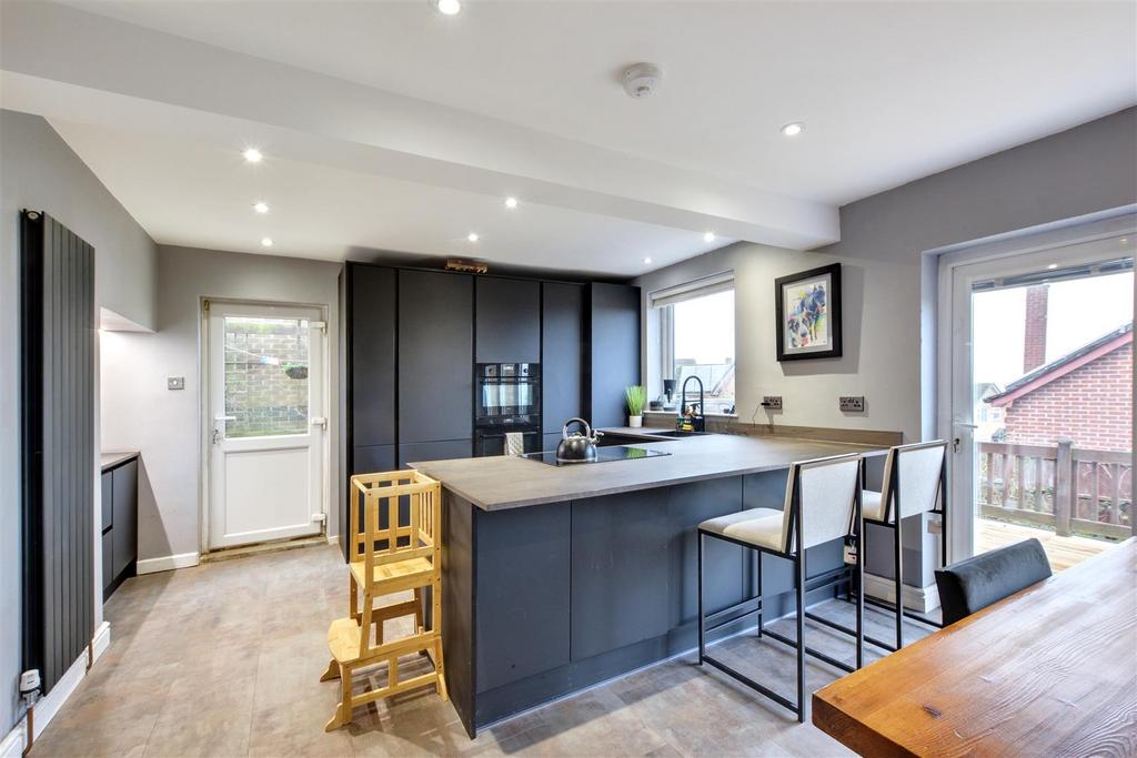 Kitchen 1.jpeg