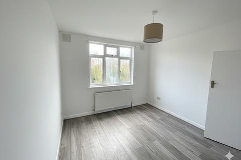 2 bedroom maisonette to rent, Orchid Road, London, N14