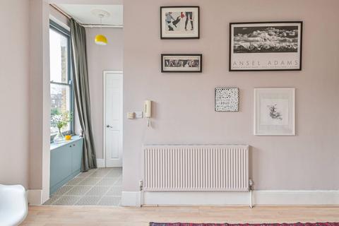 1 bedroom flat to rent, Oseney Crescent, Kentish Town, London, NW5
