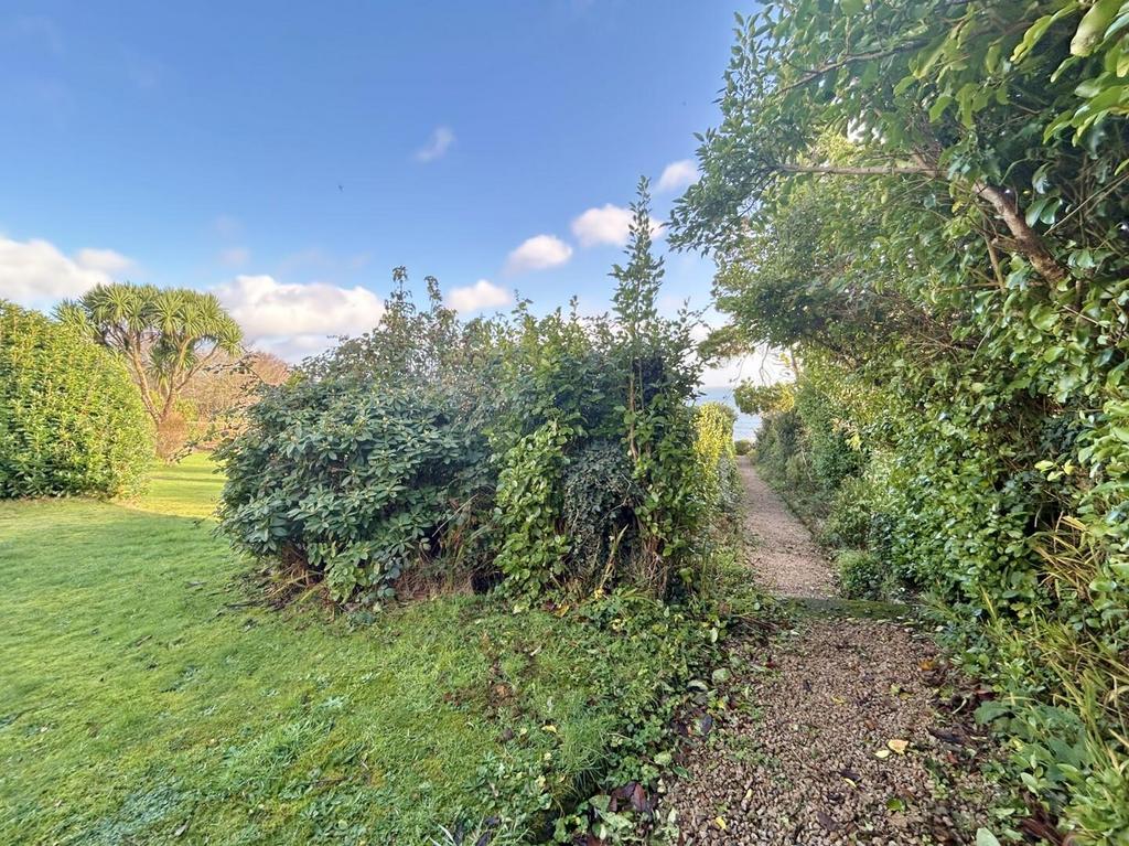 Front garden and steps to Middle Car park