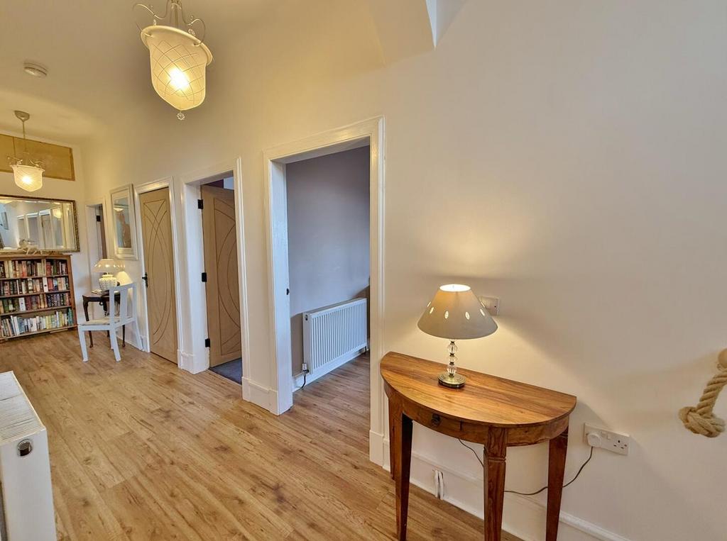 Hallway from lounge to bedrooms