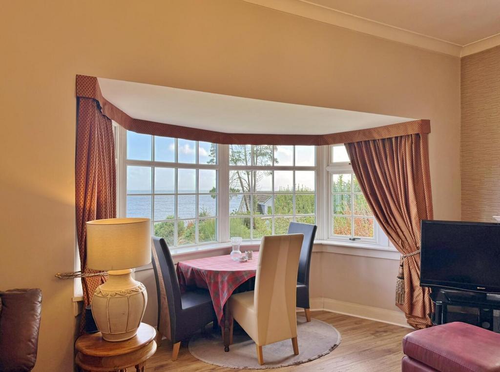 Bay window lounge