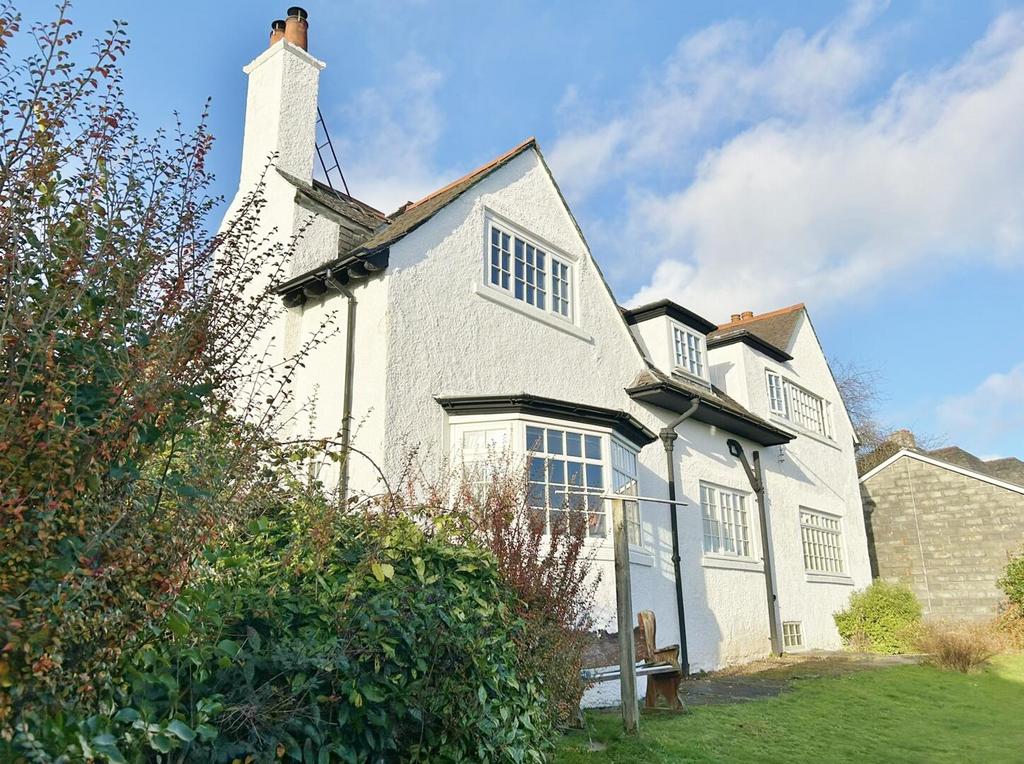 Front of Craigielea