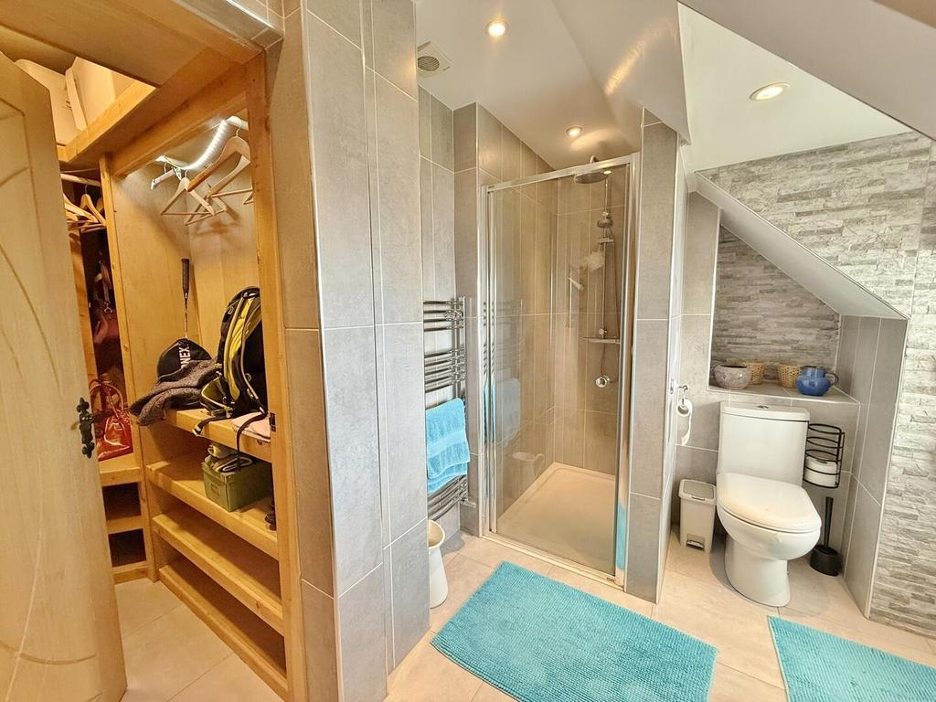 Walk in wardrobe, En-suite 3