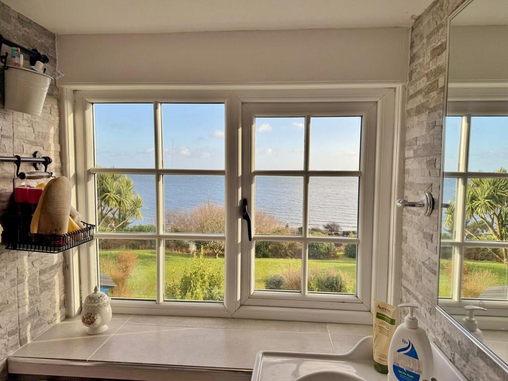 En-suite shower room 3 view