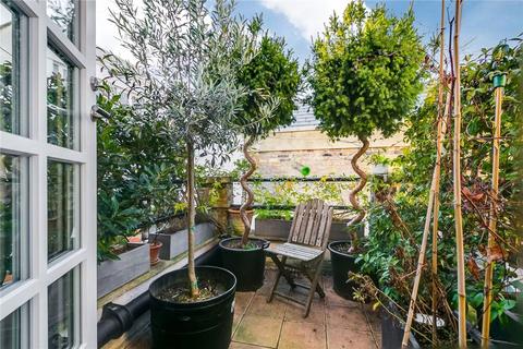 3 bedroom terraced house to rent, Wallgrave Road, London SW5