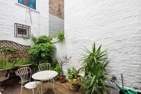 3 bedroom terraced house to rent, Wallgrave Road, London SW5