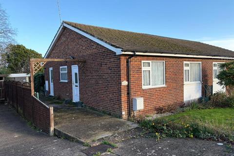 2 bedroom bungalow for sale, Walnut Close, Paddock Wood, Tonbridge