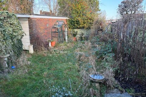 2 bedroom bungalow for sale, Walnut Close, Paddock Wood, Tonbridge