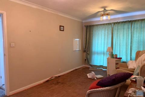 2 bedroom bungalow for sale, Walnut Close, Paddock Wood, Tonbridge