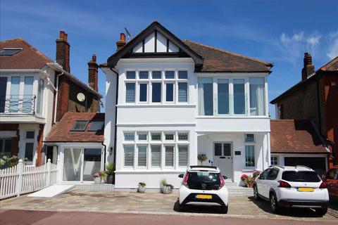 undefined, Leigh on Sea SS9
