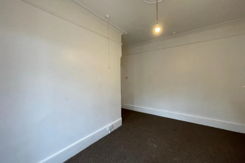 2 bedroom maisonette to rent, Hindes Road, Harrow HA1