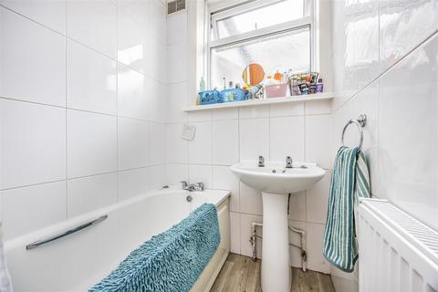 1 bedroom in a house share to rent, Alder Road, Poole