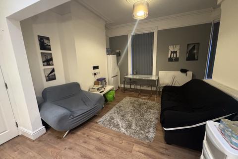 1 bedroom apartment to rent, Stockport Road, Ashton-Under-Lyne OL7