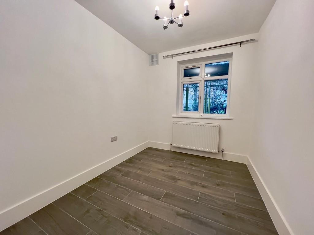 243 Minehead Court Bed2