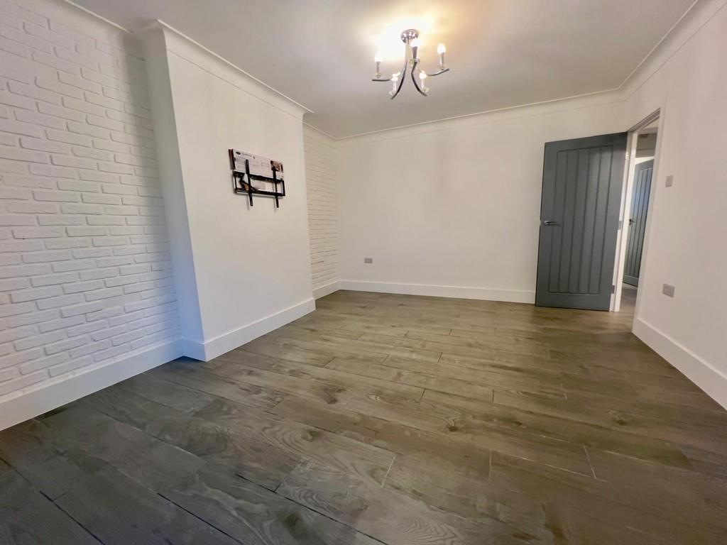 243 Minehead Court Rec