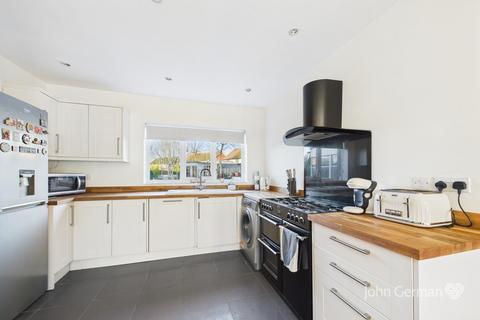 3 bedroom semi-detached house for sale, Baswich Crest, Stafford