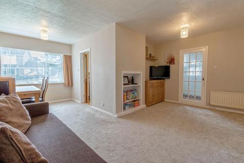 3 bedroom semi-detached house for sale, Barnet Close, Oadby