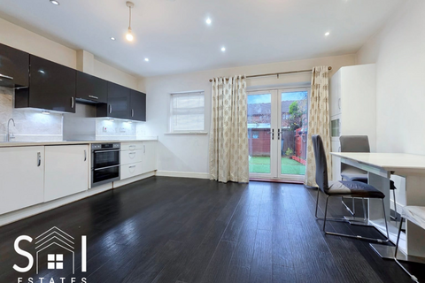 3 bedroom terraced house for sale, Foxglove Close, West Drayton, UB7 9GA