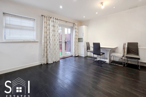 3 bedroom terraced house for sale, Foxglove Close, West Drayton, UB7 9GA