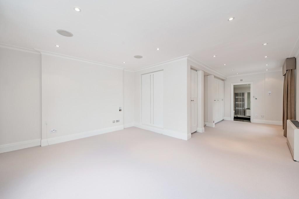 18671 london land 45 montpelier square 8