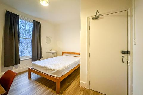 1 bedroom in a house share to rent, Bateman Street, Cambridge CB2
